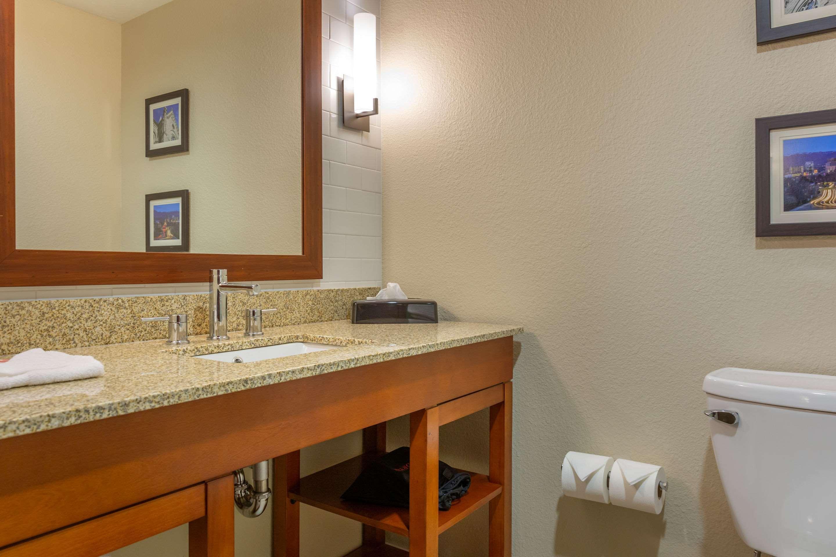 Comfort Inn & Suites Boise Airport מראה חיצוני תמונה