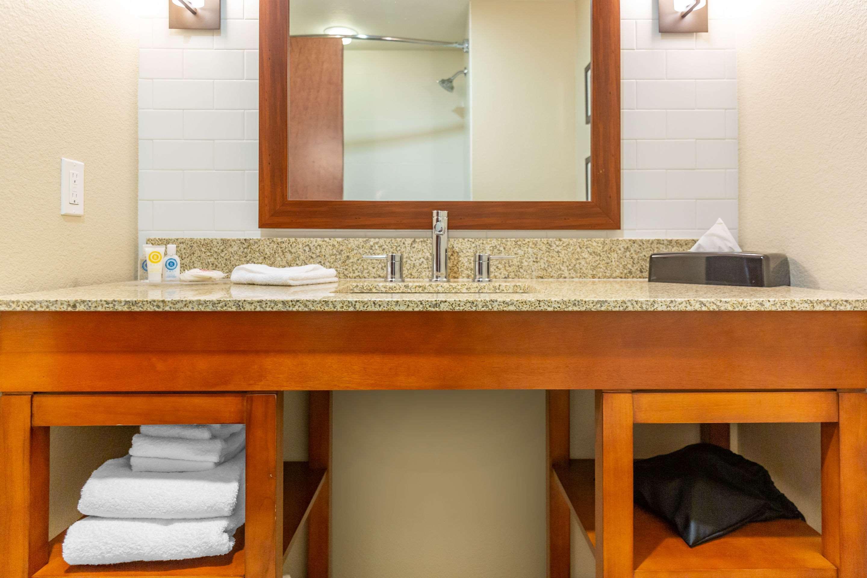 Comfort Inn & Suites Boise Airport מראה חיצוני תמונה
